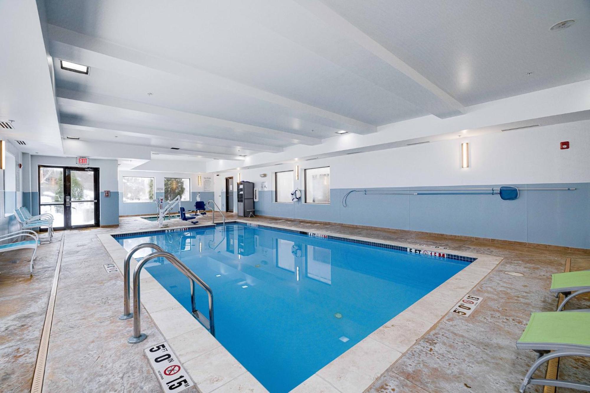 Holiday Inn Express Wilkes Barre East By Ihg Bagian luar foto