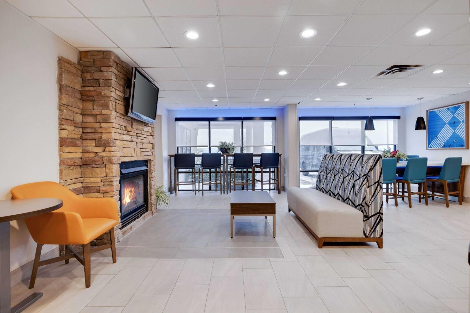 Holiday Inn Express Wilkes Barre East By Ihg Bagian luar foto