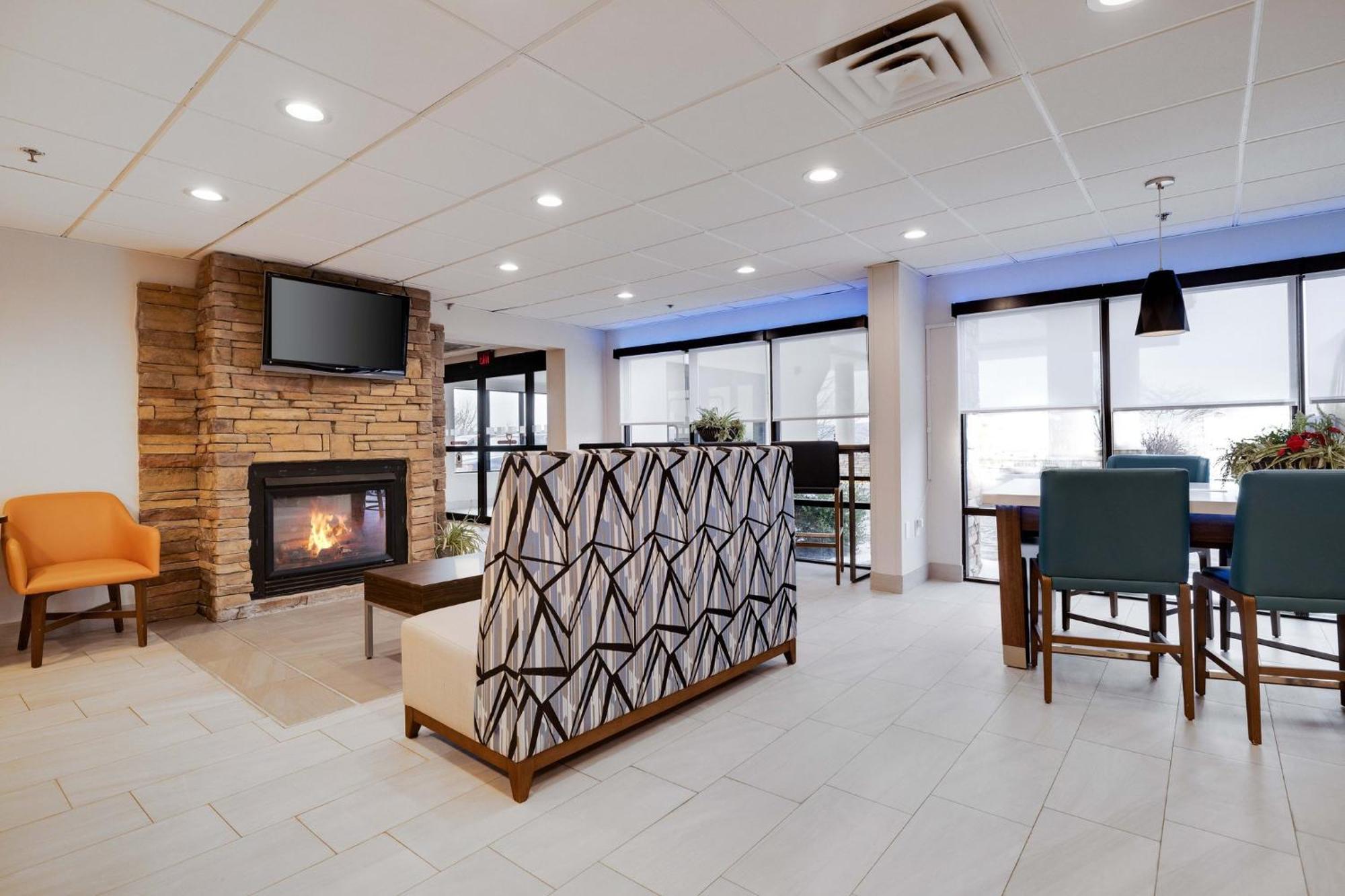 Holiday Inn Express Wilkes Barre East By Ihg Bagian luar foto