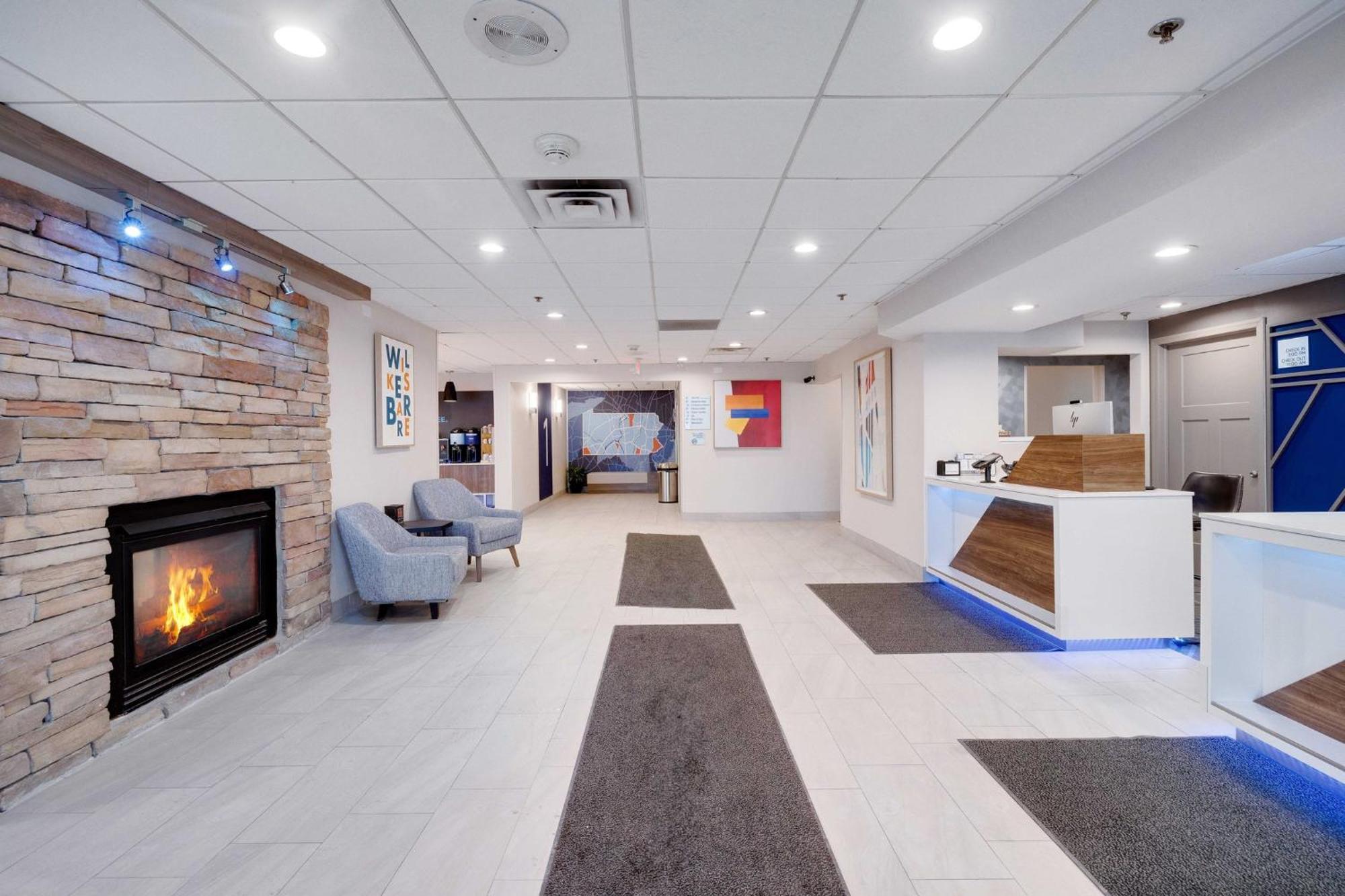 Holiday Inn Express Wilkes Barre East By Ihg Bagian luar foto