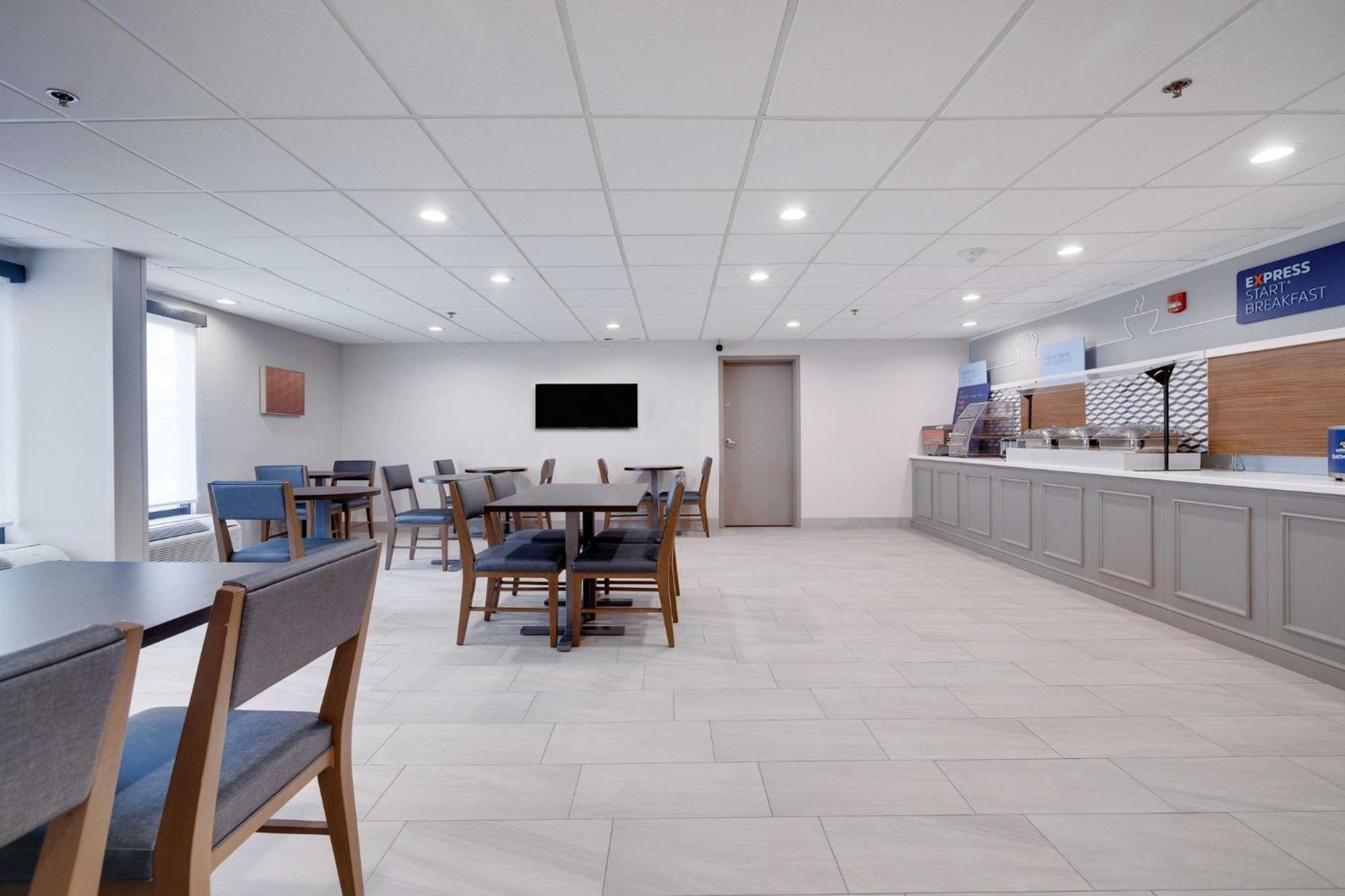 Holiday Inn Express Wilkes Barre East By Ihg Bagian luar foto